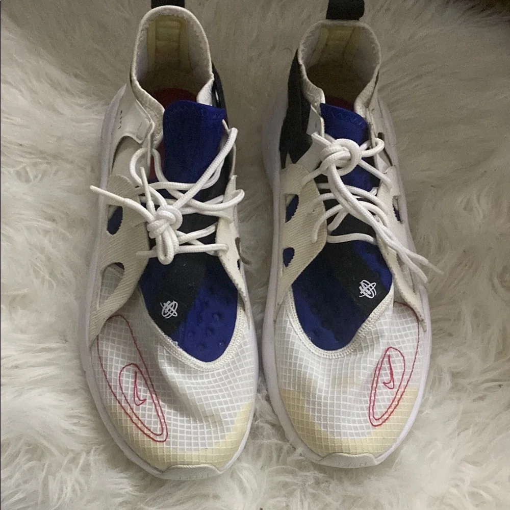 MEN’S NIKE HUARACHE  size 13 - Picture 2 of 3
